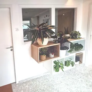 Appartement Moderne F3 - 10 Min Aeroport Cdg - Paris - Parc Asterix - Disneyland Paris - Tour Eiffel - Champs Elysee - 15 Min Parc Des Expositions Villepinte - 10 Min Le Bourget - 5 Min Du Golf International De Roissy- Jo 2024, Le Thillay