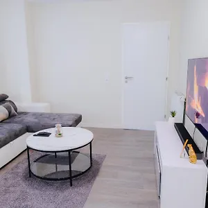Appartement 2 Pieces Cosy Massy Proche Rerb Baconnets Avec Parking Prive Souterrain, Massy (Essonne)