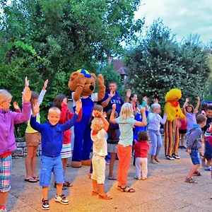***** Camping Domaine De La Paille Basse France